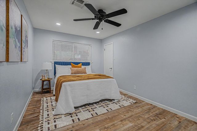 1818 Locksford Street, Houston, TX 77008