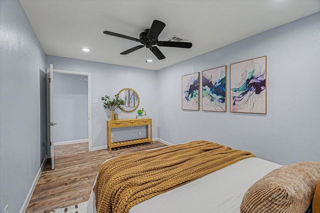 1818 Locksford Street, Houston, TX 77008
