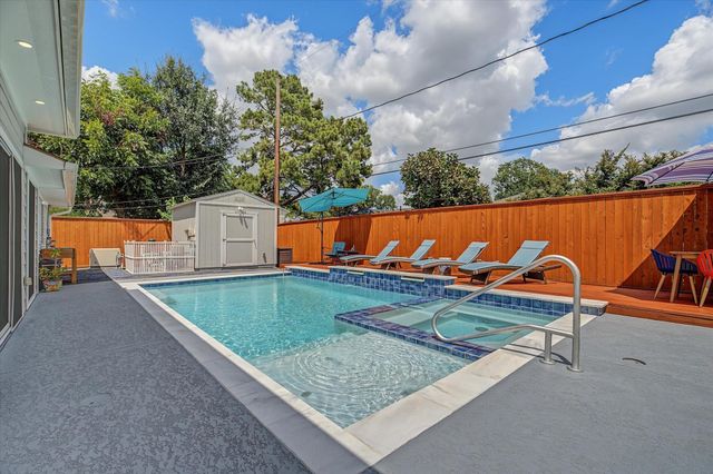 1818 Locksford Street, Houston, TX 77008