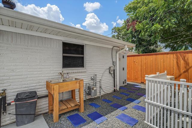 1818 Locksford Street, Houston, TX 77008