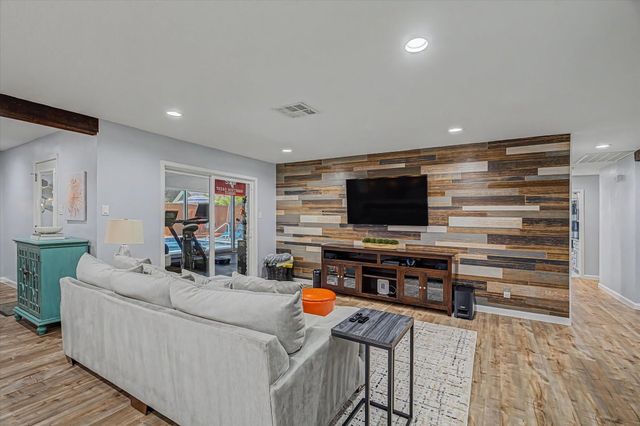 1818 Locksford Street, Houston, TX 77008