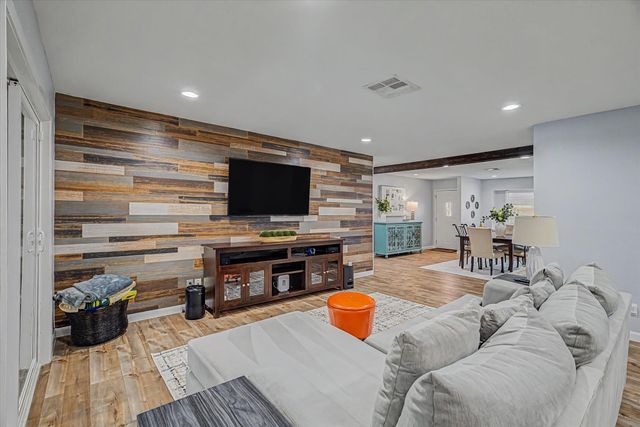 1818 Locksford Street, Houston, TX 77008