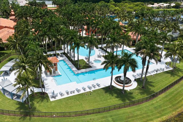 9857 VIA GRANDE W, Wellington, FL 33411