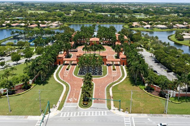 9857 VIA GRANDE W, Wellington, FL 33411