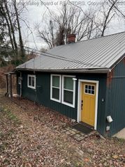 1227 1/2 Bridge Road, Charleston, WV 25314