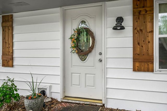 321 Holiday Drive, Lansing, KS 66043