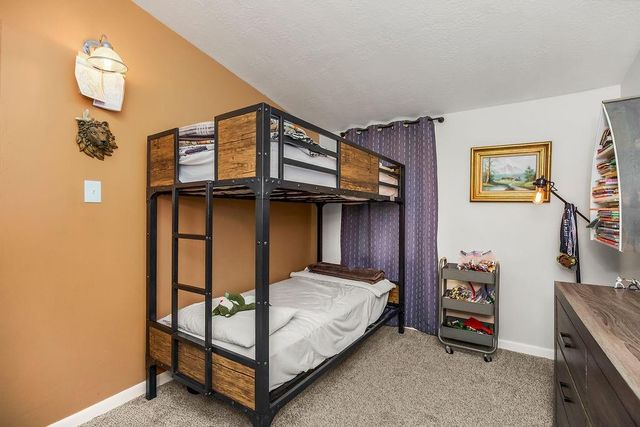 321 Holiday Drive, Lansing, KS 66043