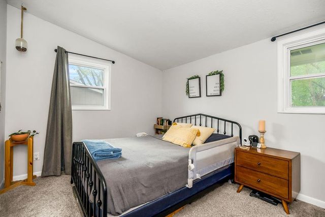 321 Holiday Drive, Lansing, KS 66043