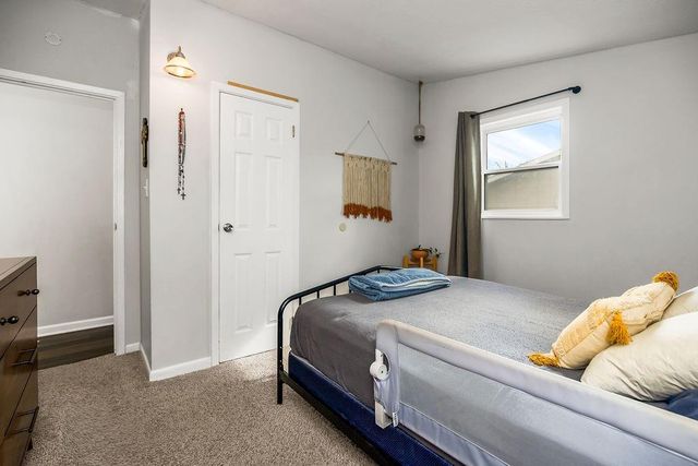 321 Holiday Drive, Lansing, KS 66043
