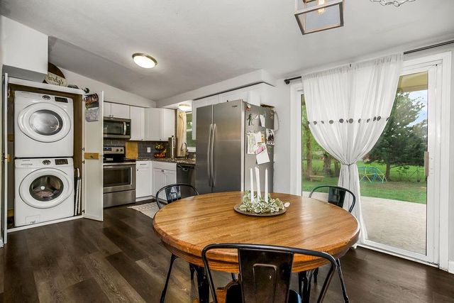 321 Holiday Drive, Lansing, KS 66043