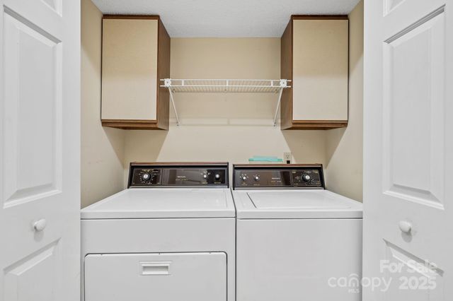 2604 Vineyard Boulevard, Asheville, NC 28805