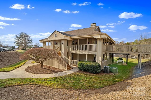 2604 Vineyard Boulevard, Asheville, NC 28805