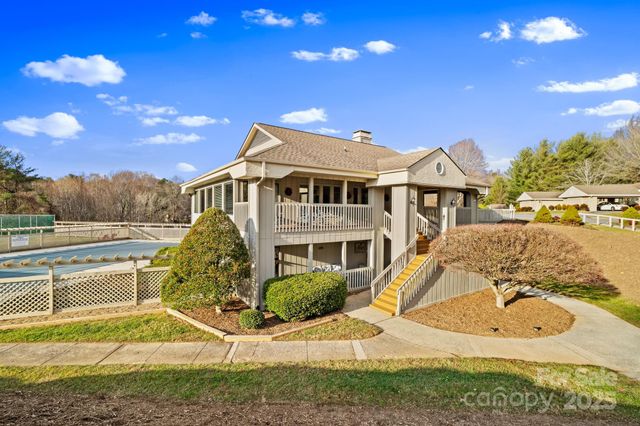 2604 Vineyard Boulevard, Asheville, NC 28805