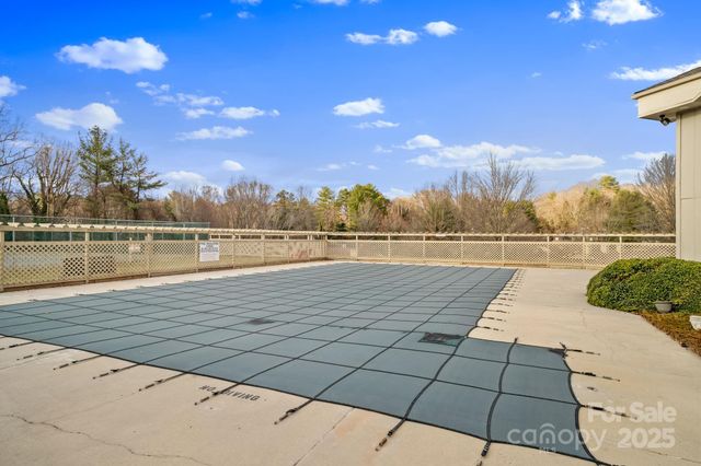 2604 Vineyard Boulevard, Asheville, NC 28805