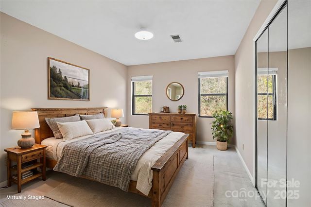 2604 Vineyard Boulevard, Asheville, NC 28805