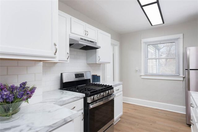 10126 Golf Avenue, Independence, MO 64053