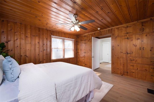 10126 Golf Avenue, Independence, MO 64053