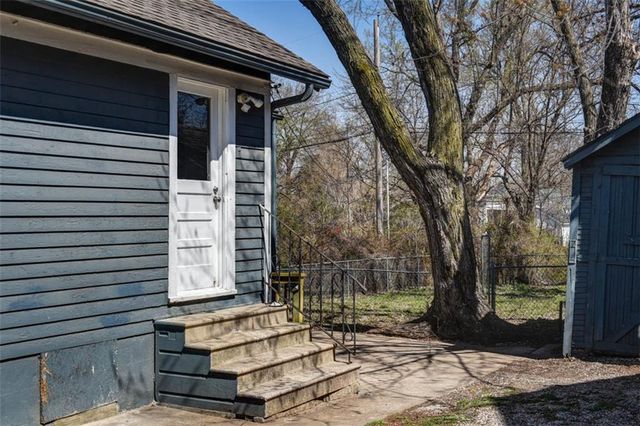 10126 Golf Avenue, Independence, MO 64053