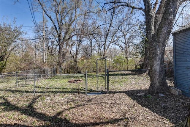 10126 Golf Avenue, Independence, MO 64053