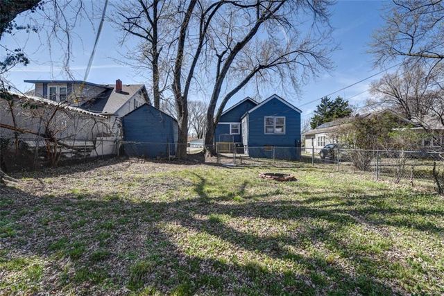 10126 Golf Avenue, Independence, MO 64053