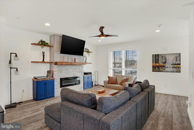 3259 MATEER LN, Mechanicsburg, PA 17055