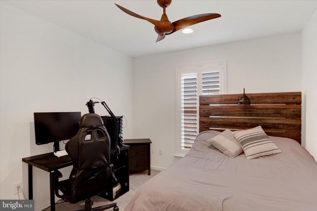 3259 MATEER LN, Mechanicsburg, PA 17055