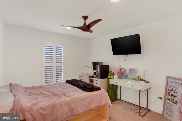 3259 MATEER LN, Mechanicsburg, PA 17055