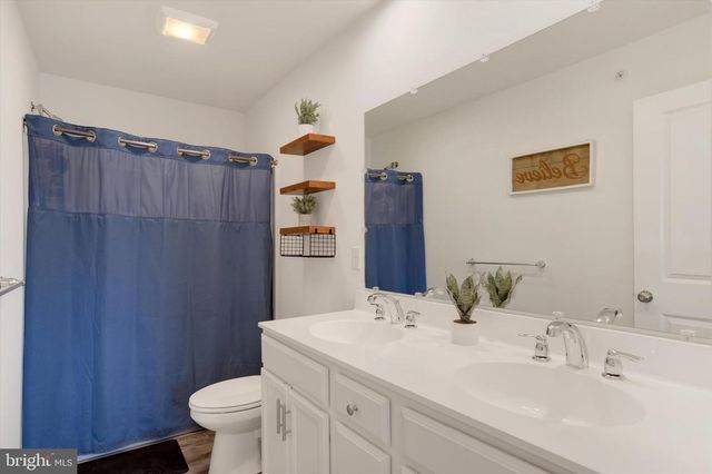 3259 MATEER LN, Mechanicsburg, PA 17055