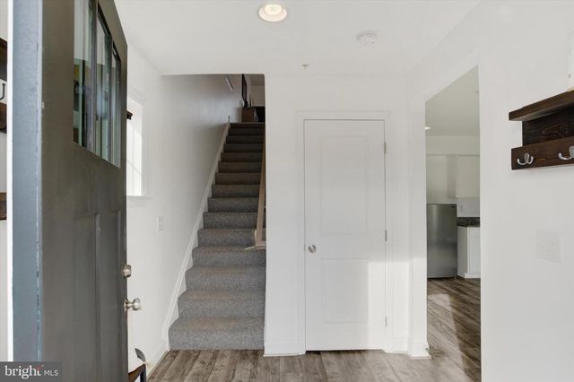 3259 MATEER LN, Mechanicsburg, PA 17055