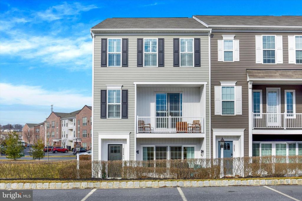 3259 MATEER LN, Mechanicsburg, PA 17055