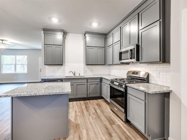 884 Stella Trail, Guthrie, OK 73044