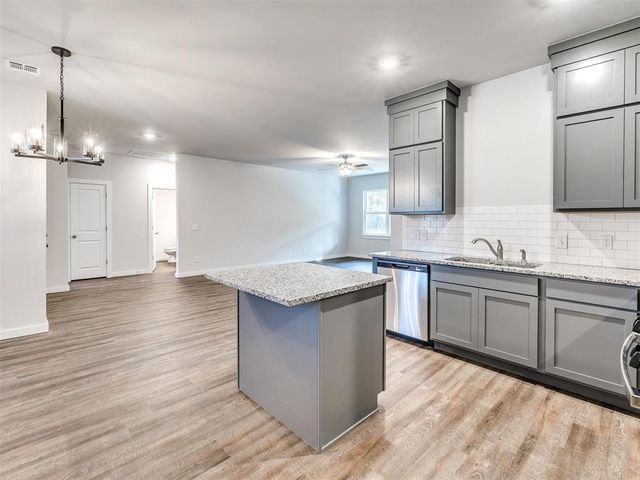 884 Stella Trail, Guthrie, OK 73044