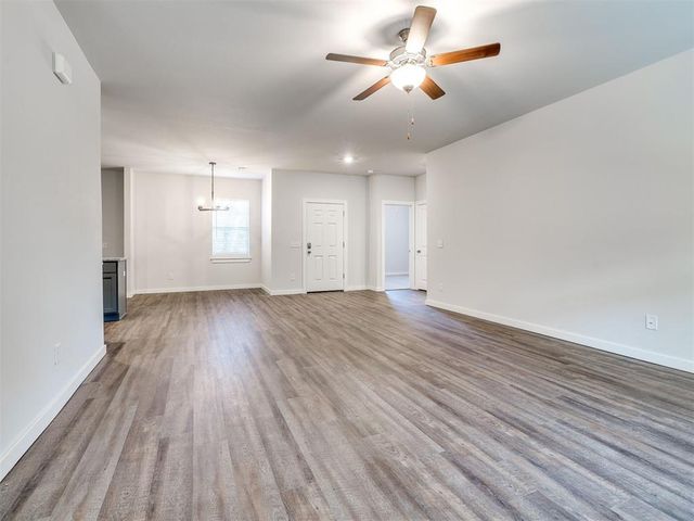 884 Stella Trail, Guthrie, OK 73044