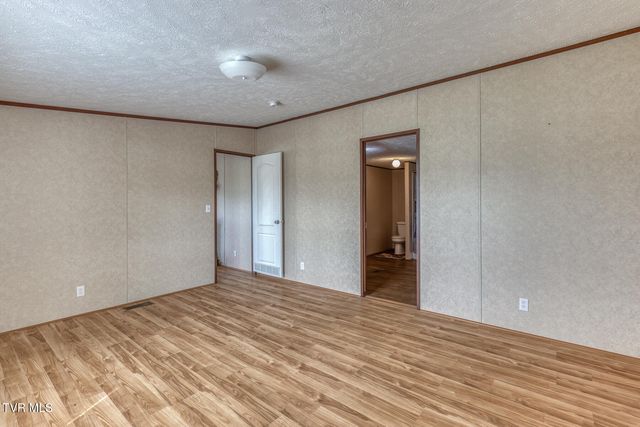 2069 Devault Bridge Road, Piney Flats, TN 37686