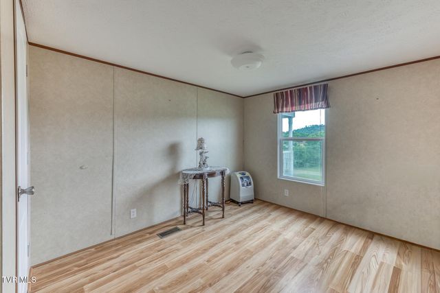 2069 Devault Bridge Road, Piney Flats, TN 37686