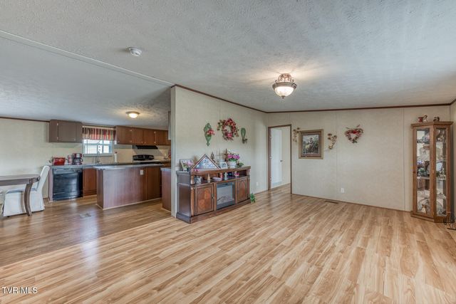2069 Devault Bridge Road, Piney Flats, TN 37686
