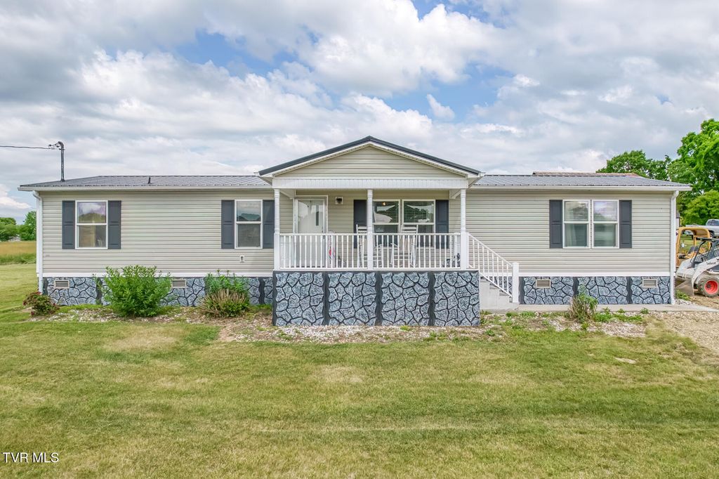 2069 Devault Bridge Road, Piney Flats, TN 37686