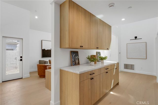 335 S Parish Place, Burbank, CA 91506