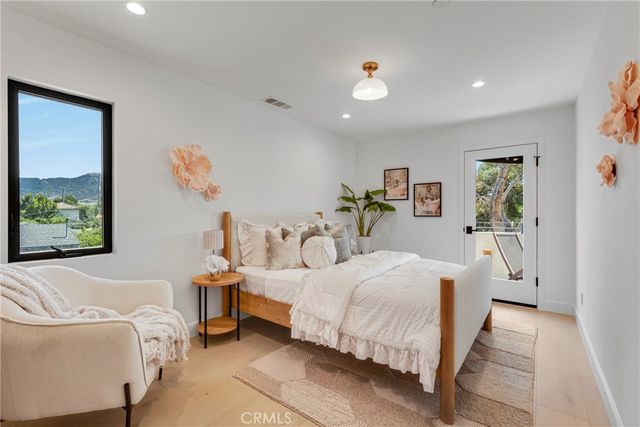 335 S Parish Place, Burbank, CA 91506
