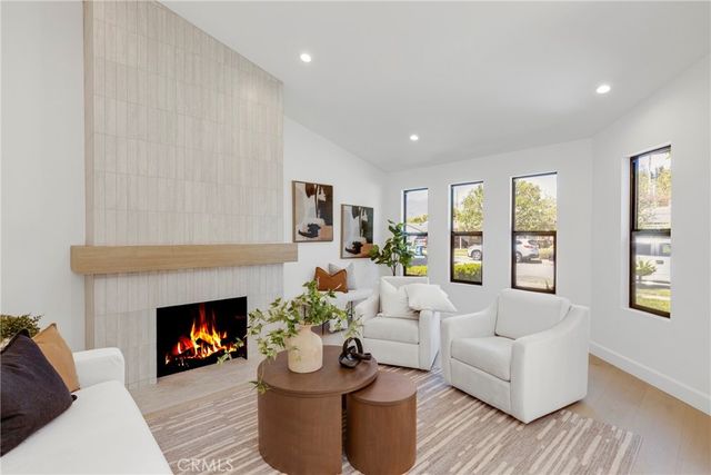 335 S Parish Place, Burbank, CA 91506