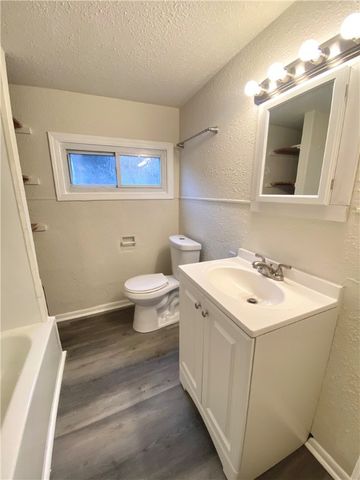 910 Smithton Ave, Marshall Shadeland, PA 15212