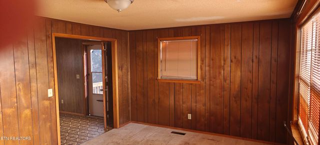 352 Thorngrove Pike, Kodak, TN 37764