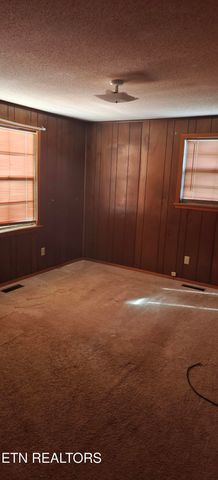 352 Thorngrove Pike, Kodak, TN 37764