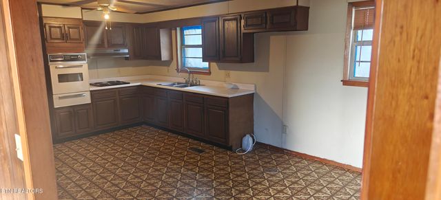 352 Thorngrove Pike, Kodak, TN 37764