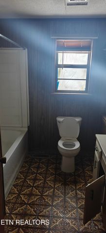 352 Thorngrove Pike, Kodak, TN 37764