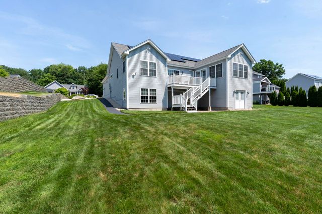 9 Rae Brook Road, Hooksett, NH 03106