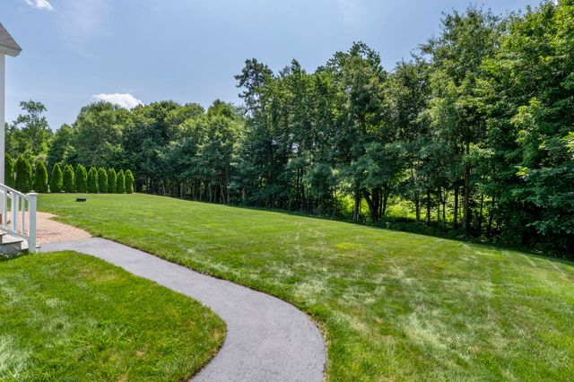 9 Rae Brook Road, Hooksett, NH 03106