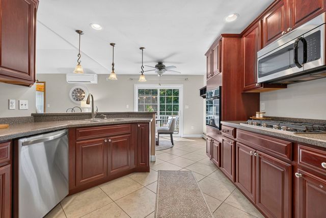 9 Rae Brook Road, Hooksett, NH 03106