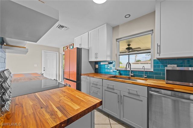 3824 SE 10th PL, Cape Coral, FL 33904