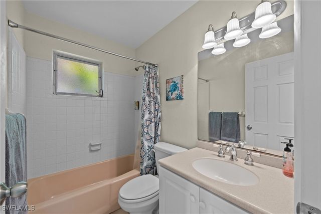 3824 SE 10th PL, Cape Coral, FL 33904